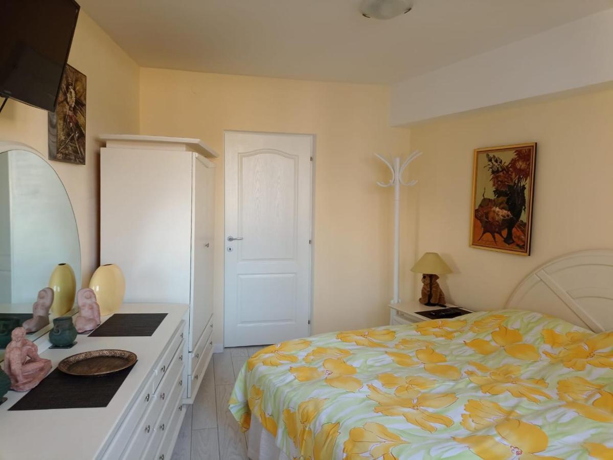 Two Bedroom Apartment Farmec Cluj-Napoca Esterno foto